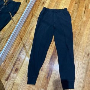 Black Aritzia joggers